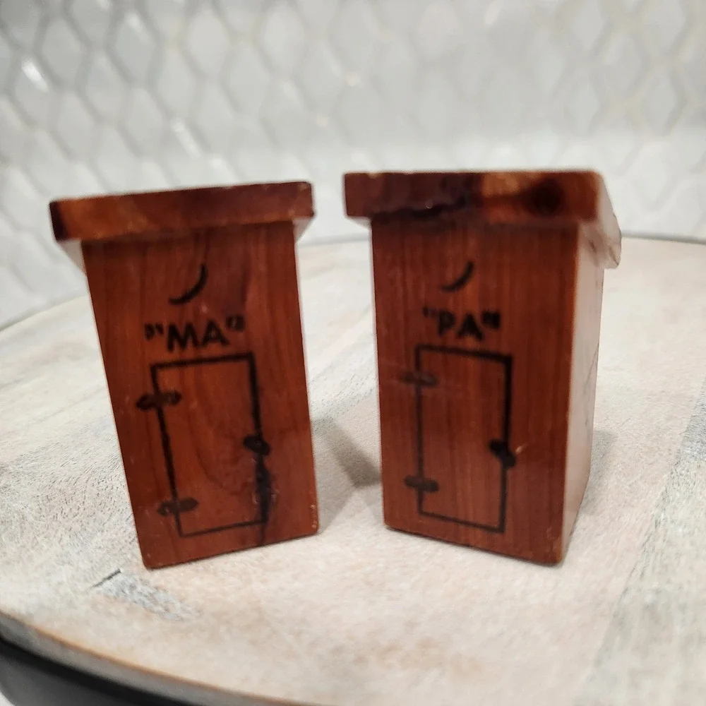 VTG‎ Wood Ceramic Outhouse Salt Pepper Shakers Ma Pa Boot Hill Dodge City Kansas